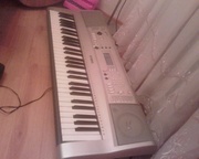 ////////YAMAHA PSR-R300///////////////////////////////////////////////