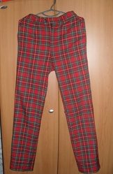 Красные брюки в шотландскую клетку