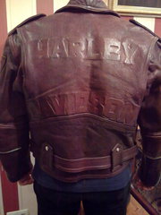 Продам кожаную куртку - косуху HARLEY DAVIDSON