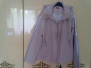 Куртка ветровка молочно-кофейного (бежевого) цвета с капюшоном