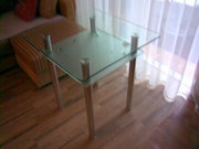Кухонный стеклянный квадратный стол 